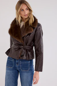 C15-21-802_002650-CHOCOLATE Kleding Jassen