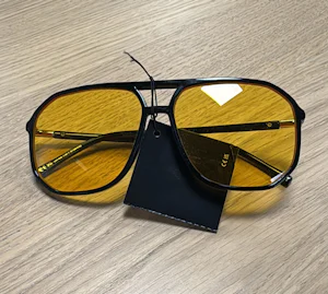 302610069_SUNSHINEYELLOW Lifestyle